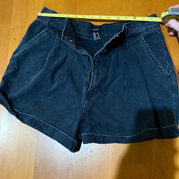 Super cute black denim Shorts 501 style y2k relaxed fit bottoms retro indie vibe - Picture 7 of 12